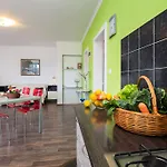 Vakantiehuis Nada With Garden, 80m From The *