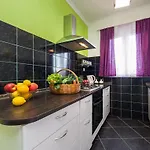 Nada With Garden, 80m From The Vakantiehuis *