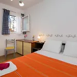 Vakantiehuis Nada With Garden, 80m From The *