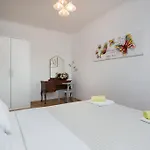 Nada With Garden, 80m From The Vakantiehuis Vinišće