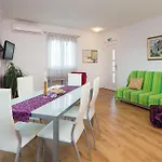 Nada With Garden, 80m From The Vakantiehuis *