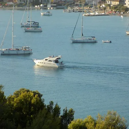 Nada With Garden, 80m From The Vinišće