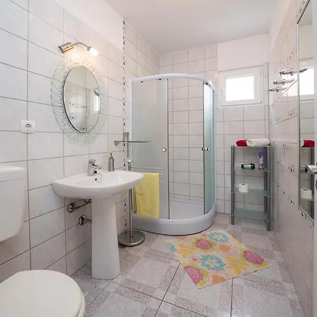 Nada With Garden, 80m From The *