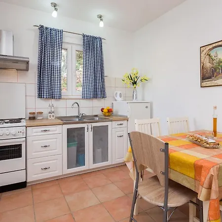 Tatil Evi Nada With Garden, 80m From The