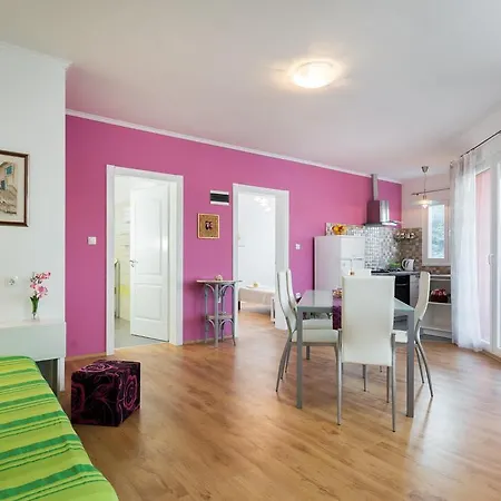 Tatil Evi Nada With Garden, 80m From The